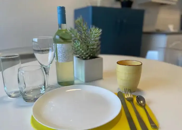 Centre Dockside - 2 Bed, 2 Bath Apartament