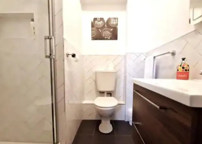 Centre Dockside - 2 Bed, 2 Bath * Galway