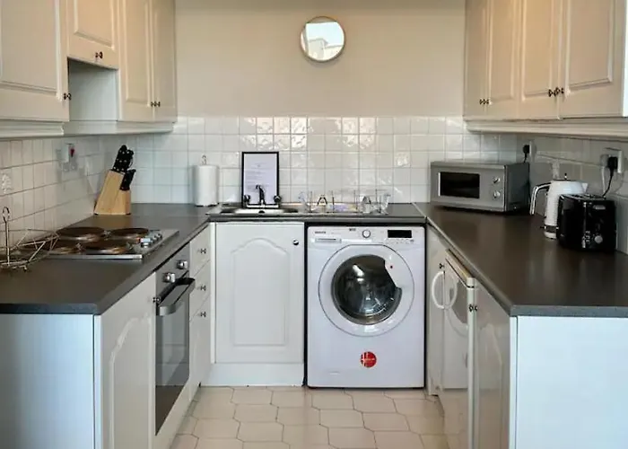 Apartment Centre Dockside - 2 Bed, 2 Bath *