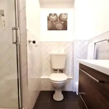 Centre Dockside - 2 Bed, 2 Bath * Galway